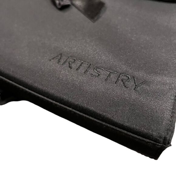 Artistry pair of cloth art portlofio folders with two inner pockets & tie close - Picture 5 of 10